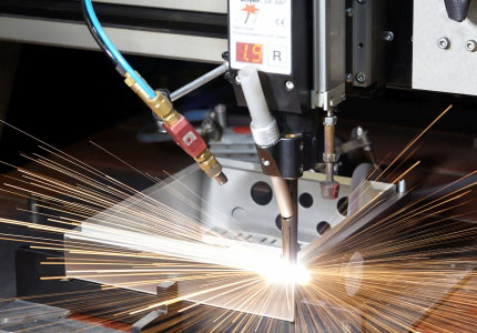 Metallgehäuse in einer Schweißmaschine